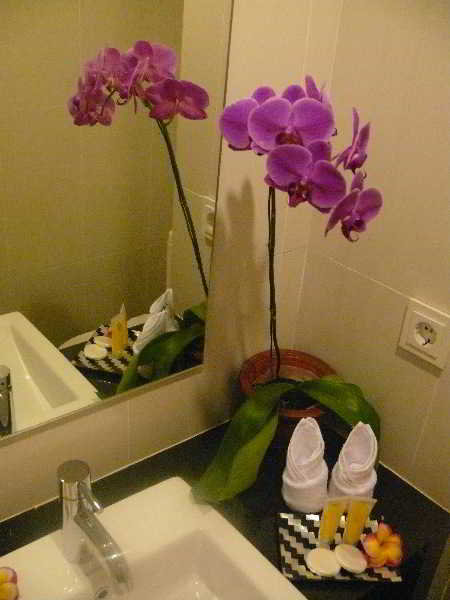 Room thumbnail 6