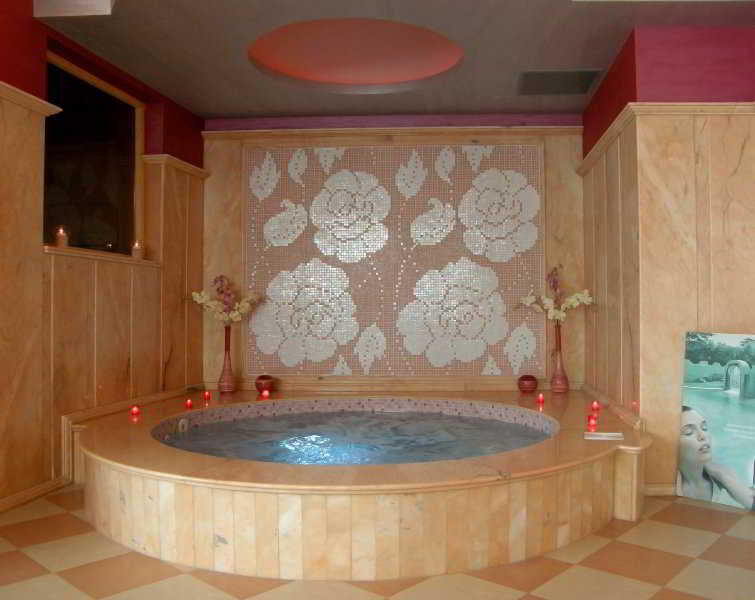 Sports and Entertainment
 di Spa Club Central