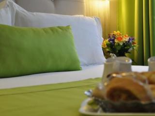 Room thumbnail 7