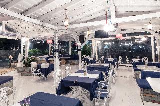 Yianna Hotel