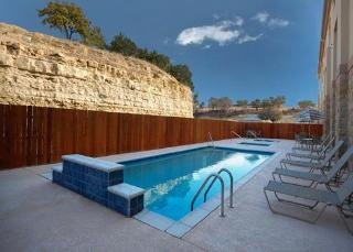 Pool
 di Comfort Inn & Suites near Comanche Peak