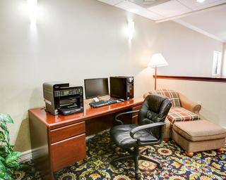 Quality Inn & Suites Near University