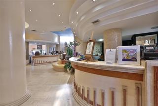 Lobby 1 of 101
