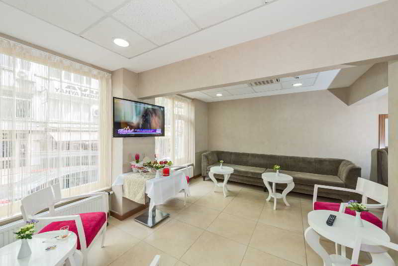 La Garden Hotel