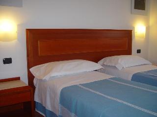 Archi Rossi Hostel, Florence