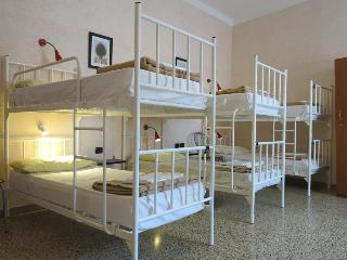 Archi Rossi Hostel, Florence