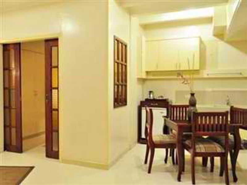 Room thumbnail 6