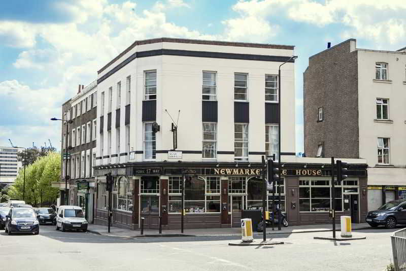 General view
 di New Market House