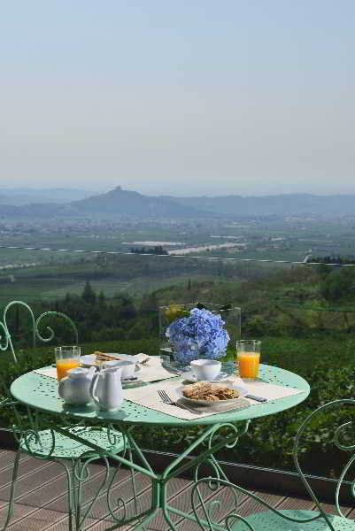 Terrace
 di Tenuta Le Cave