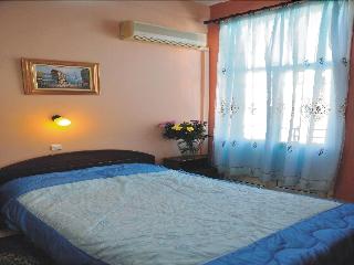 Alexandria Hotel