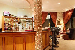 Bar
 di East African Hotel