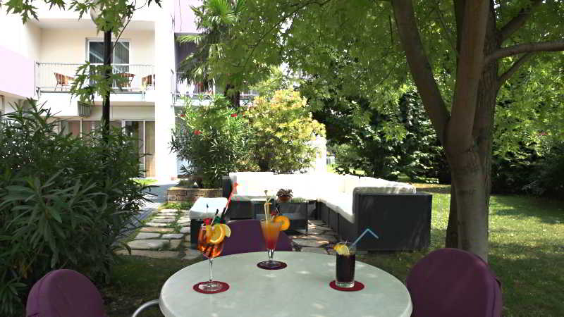 Sports and Entertainment
 di Hotel Ambassador Suite