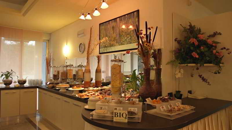 Restaurant
 di Hotel Ambassador Suite