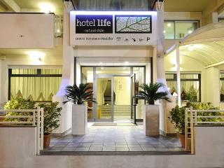 Hotel Life, Rimini