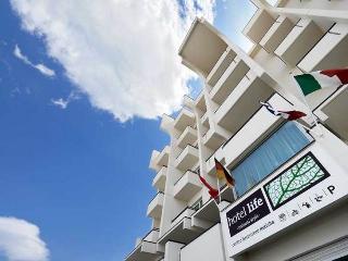 Hotel Life, Rimini