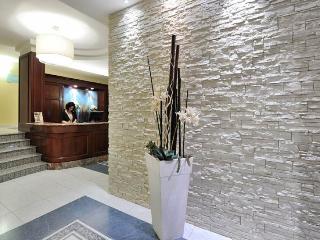 Hotel Life, Rimini