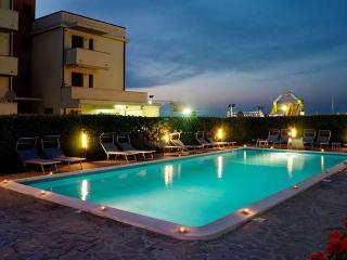 Hotel Life, Rimini