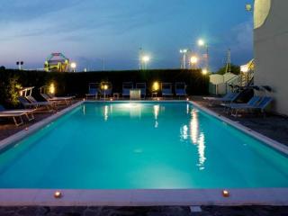 Hotel Life, Rimini