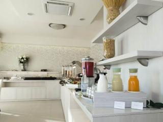 Hotel Life, Rimini