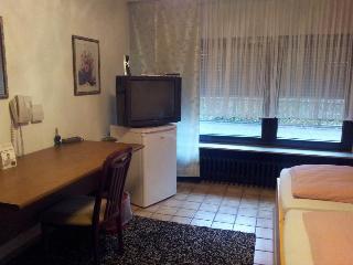 Am Hallenbad  Garni Hotel, Dusseldorf