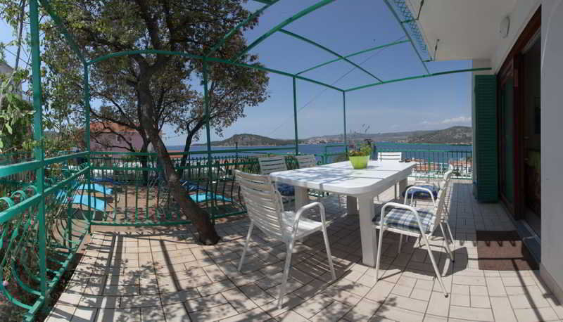 Terrace
 di Villa Ljubo Razanj