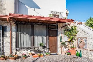 La Casa Di Plinio, Naples