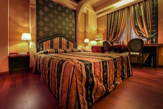 Motel Miami, Milan