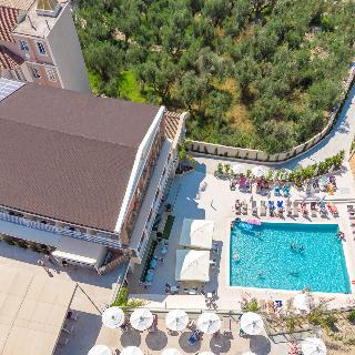 Altura Hotel