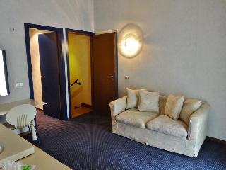 Hotel Pagoda, Milan