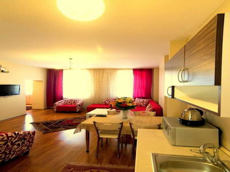 By Pera Suites