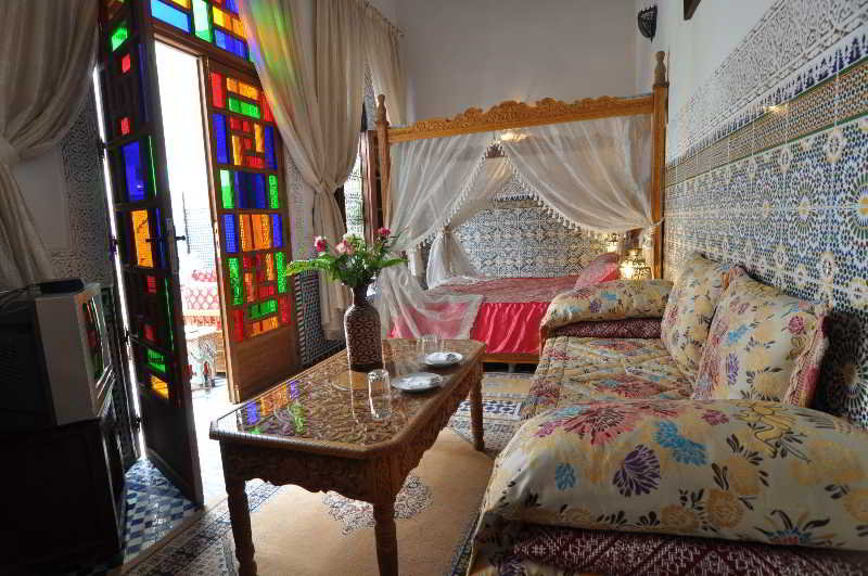 Room
 di Riad Ghita
