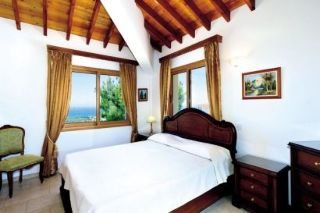 Room
 di Marilena Sunset II