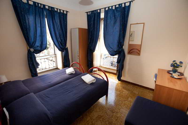B & T Rooms Trani, Rome