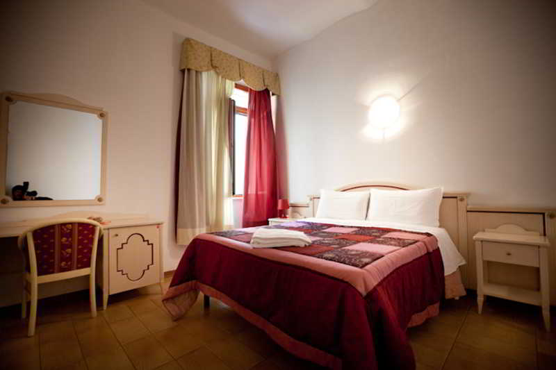 B & T Rooms Trani, Rome