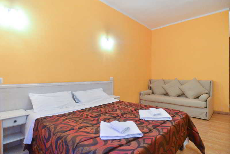 B & T Rooms Trani, Rome