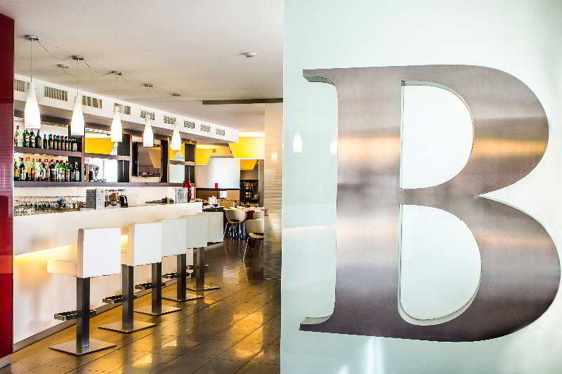 Bar
 di Base Hotel To Stay