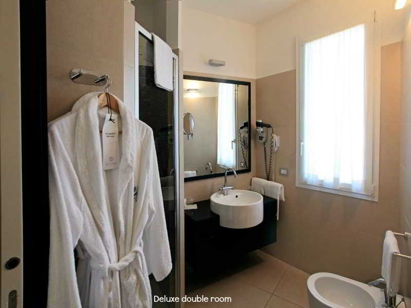 Room
 di Hotel Desiree