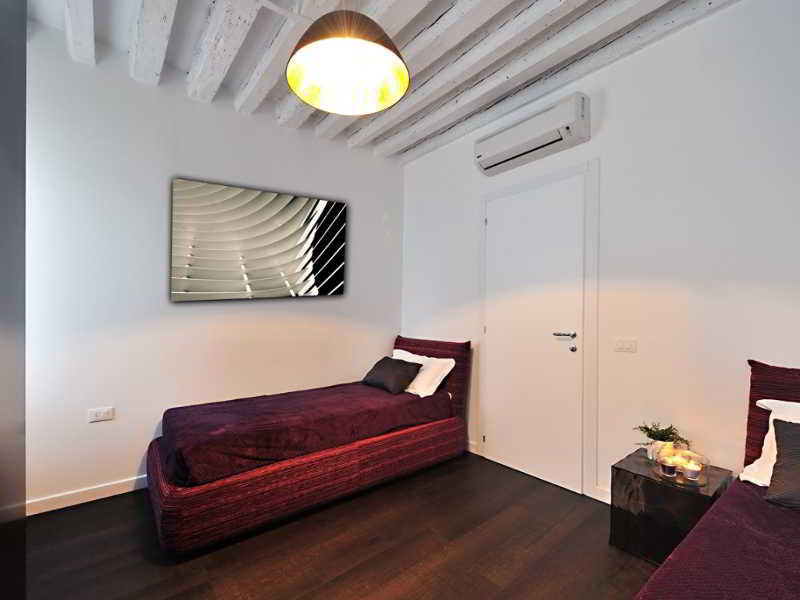 General view
 di Art Deco Apartment