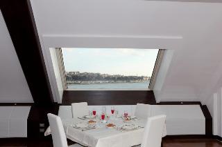 E Hotel, Calabria