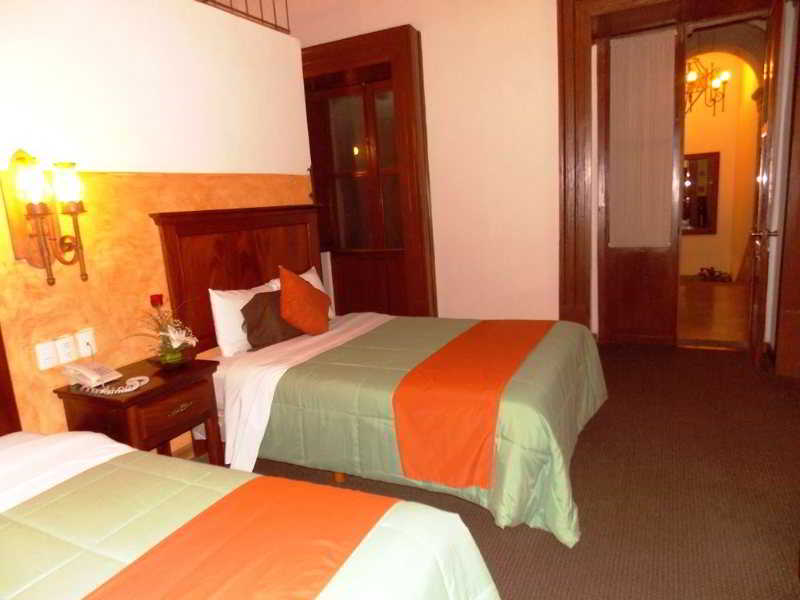 Room thumbnail 4