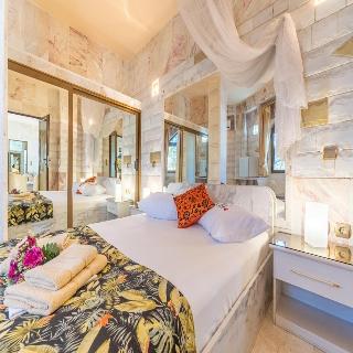 Paco's Resort & Luxury Apartments
