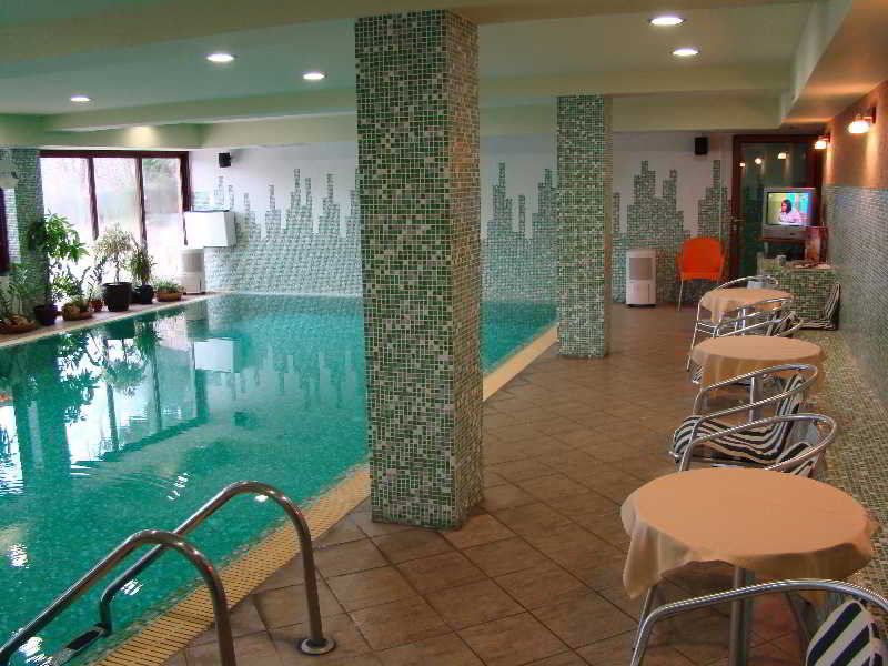 Pool
 di IZVOR