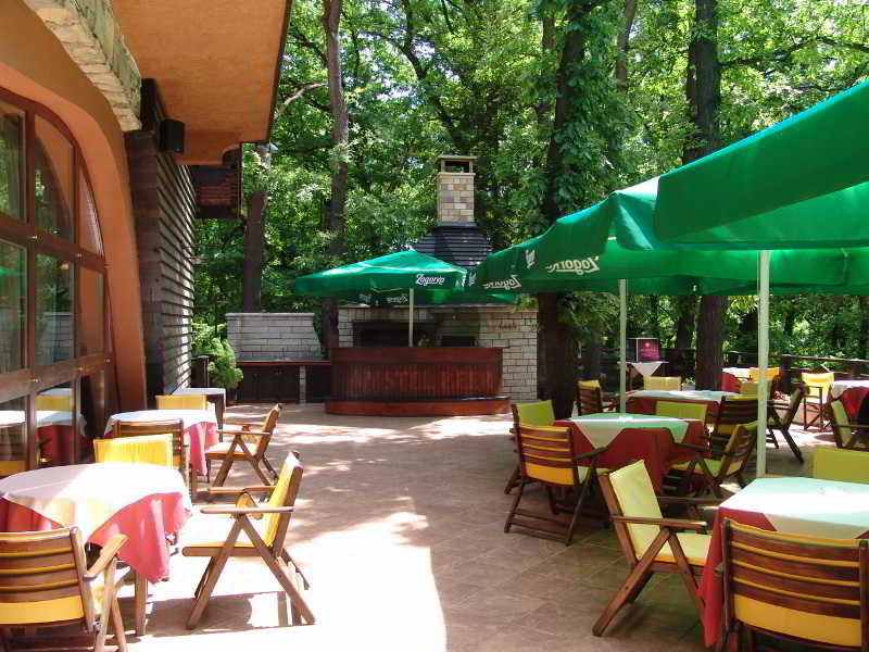 Terrace
 di IZVOR