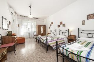 A Home For Holiday, Rome