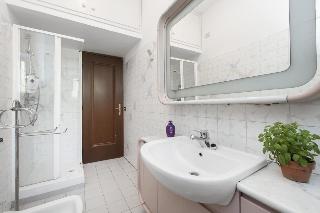 A Home For Holiday, Rome