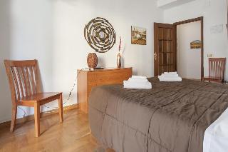 A Home For Holiday, Rome