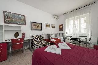 A Home For Holiday, Rome