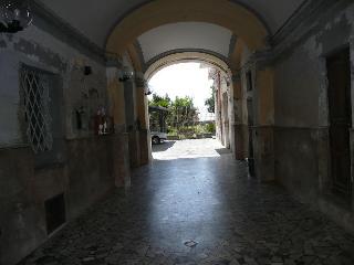 I Papiri, Naples