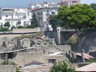 I Papiri, Naples