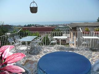 I Papiri, Naples